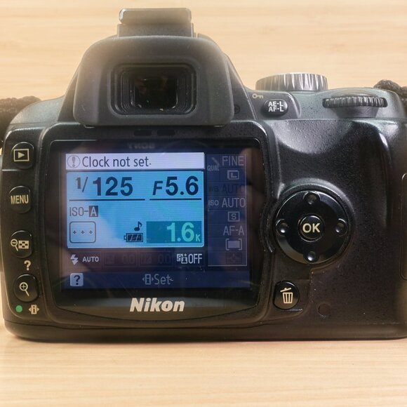 Nikon D60 10.2MP Digital SLR Camera w/ Nikkor 18-55mm f/3.5-5.6G AF-S Lens - Picture 8 of 10